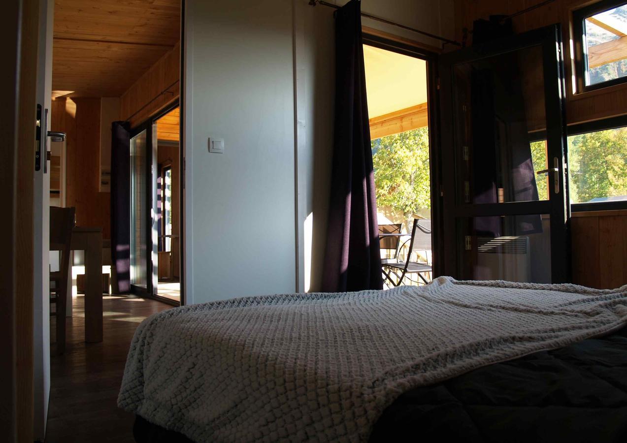 Cosycamp Hotell Chamalières-sur-Loir Exteriör bild